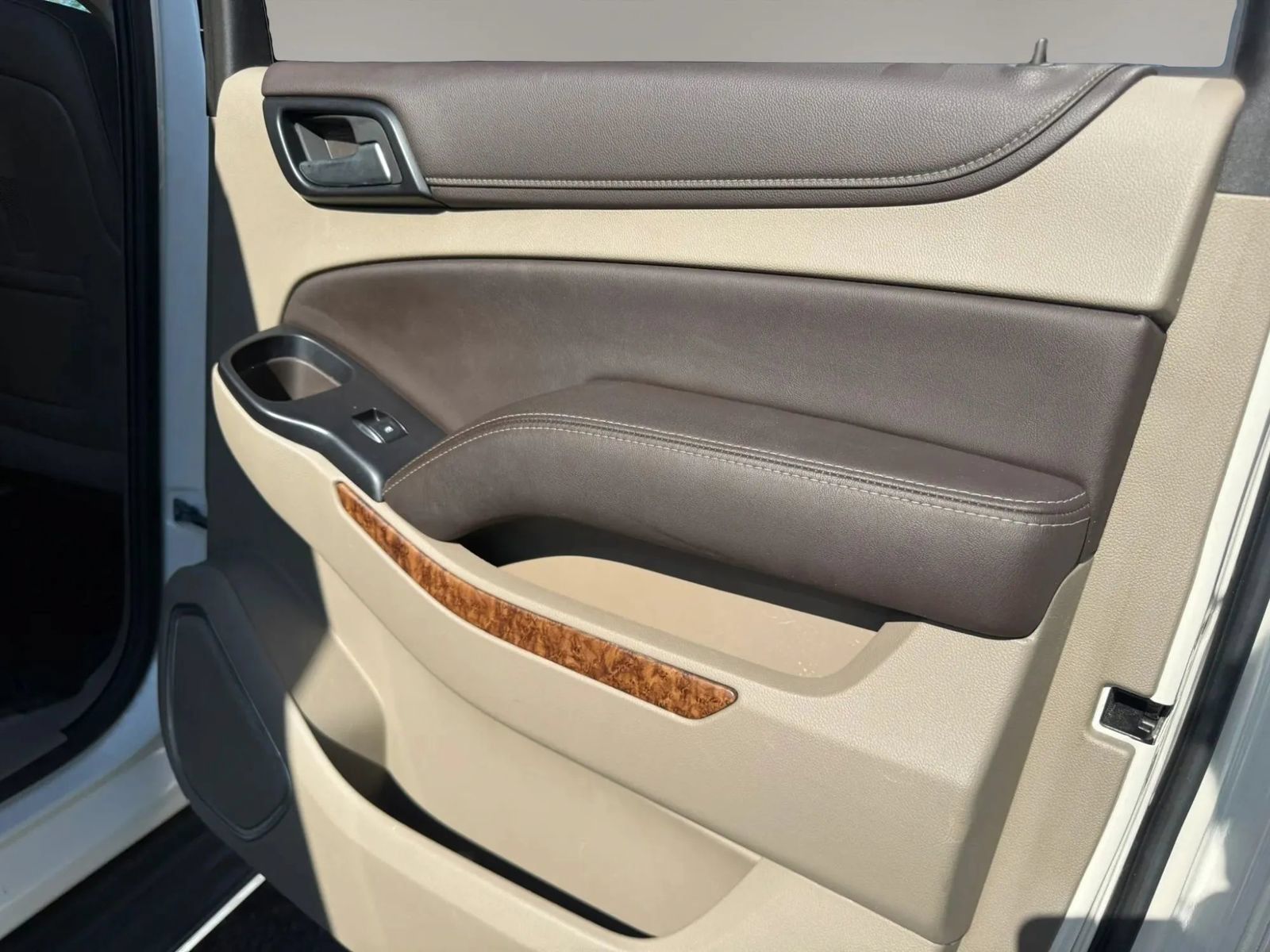 Used 2015 Chevrolet Suburban LTZ AWD/4WD image 48