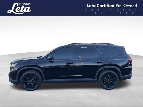 Used 2025 Honda Pilot Black Edition image 3