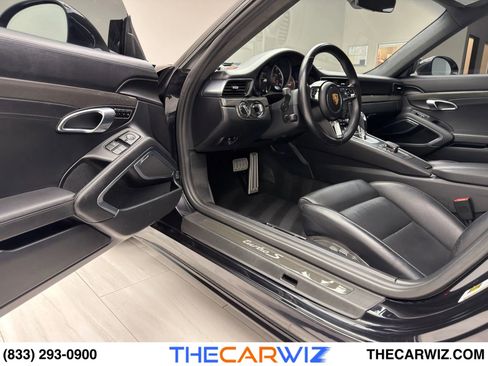 Used 2019 Porsche 911 Turbo S image 30