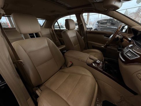 Used 2010 Mercedes-Benz S 550 4MATIC Sedan image 34