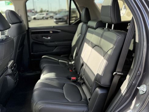 Certified 2025 Honda Pilot Touring image 27