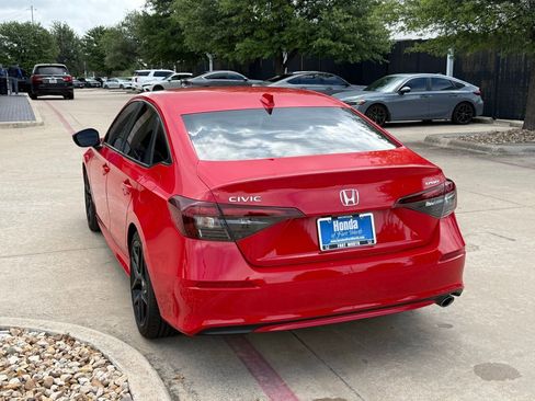 Used 2025 Honda Civic Sport image 3