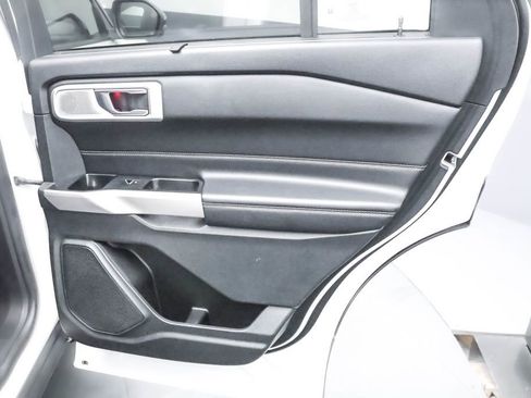 Used 2022 Ford Explorer Limited w/ Limited Technology Package image 26