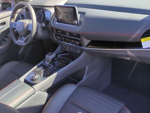 New 2026 Nissan Rogue SV w/ Rock Creek Premium Package AWD/4WD image 32