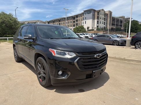Used 2021 Chevrolet Traverse Premier w/ Redline Edition FWD image 1