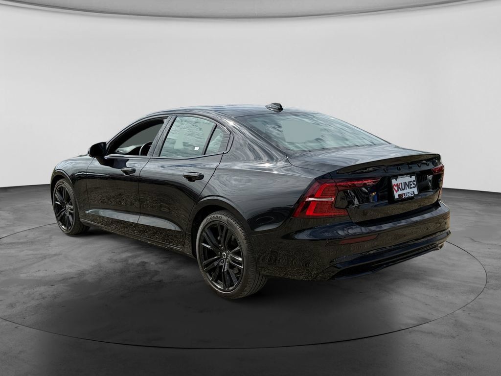 Used 2024 Volvo S60 B5 Plus FWD image 7