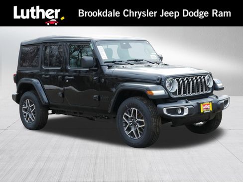 New 2026 Jeep Wrangler Unlimited Sahara AWD/4WD image 1