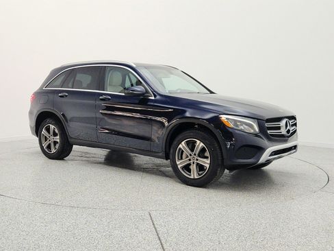 Used 2019 Mercedes-Benz GLC 350e 4MATIC image 3