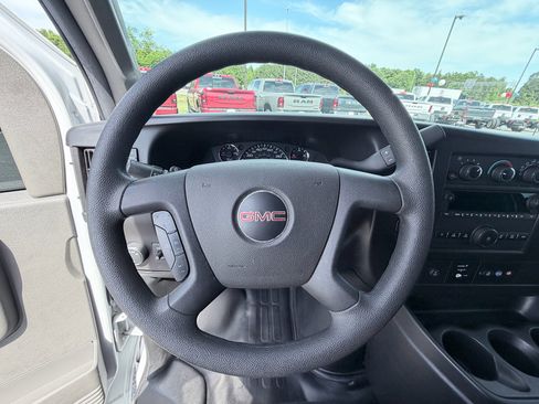 Used 2021 GMC Savana 2500 w/ Driver Convenience Package RWD image 21