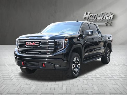 Used 2025 GMC Sierra 1500 AT4 w/ AT4 Premium Package AWD/4WD image 5