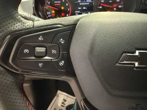 Used 2024 Chevrolet Trax RS FWD image 28
