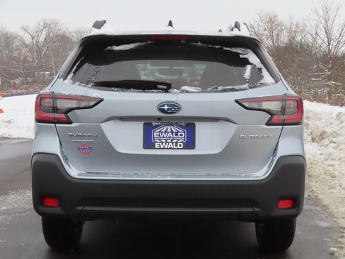 Used 2024 Subaru Outback Premium image 15