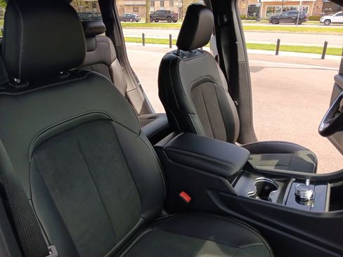 New 2026 Jeep Grand Cherokee Altitude AWD/4WD image 18