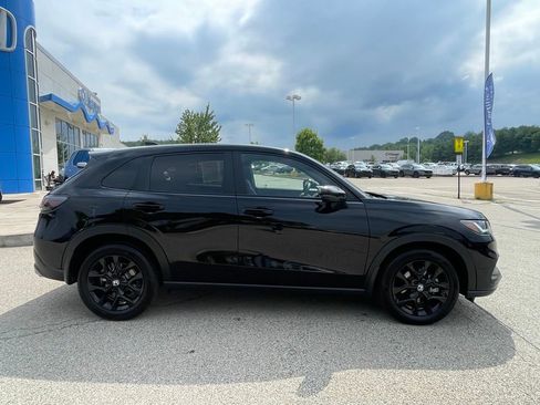 Used 2025 Honda HR-V Sport image 2