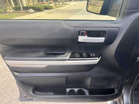 Used 2015 Toyota Tundra SR5 image 10