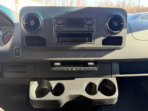 Used 2025 Mercedes-Benz Sprinter 2500 image 17