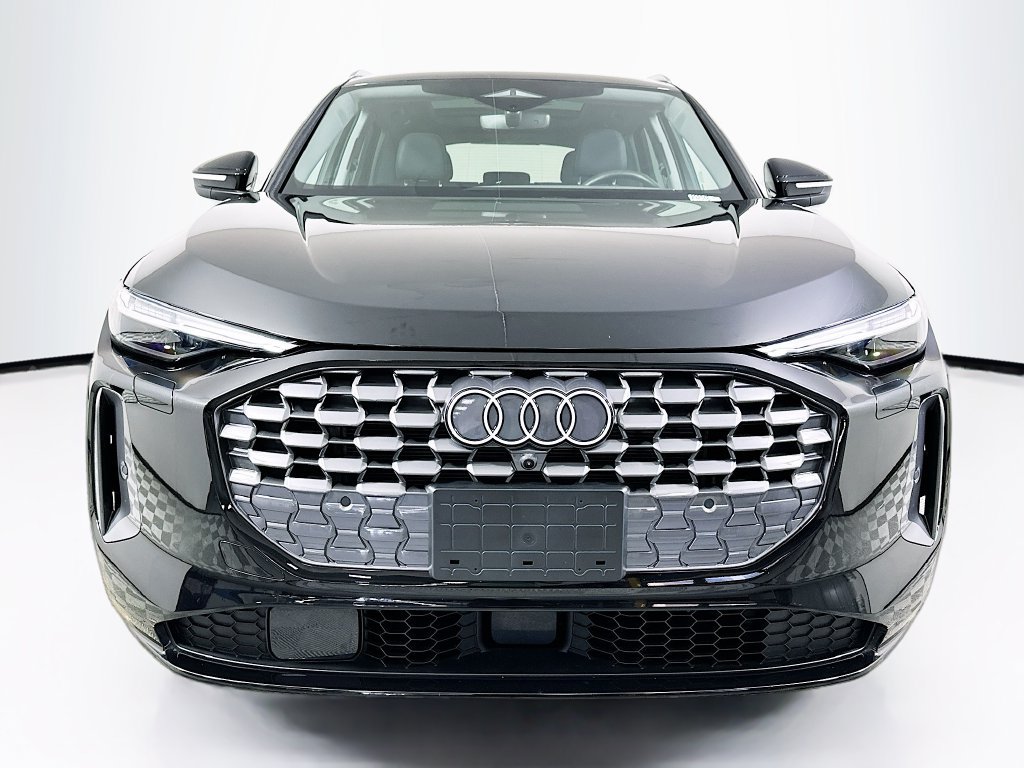 Used 2025 Audi Q5 Premium Plus w/ Premium Plus AWD/4WD image 5