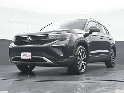 Used 2022 Volkswagen Taos SE AWD/4WD image 25