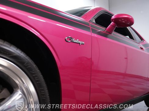 Used 2010 Dodge Challenger R/T RWD image 18