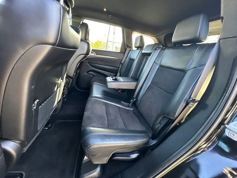 Used 2021 Jeep Grand Cherokee Laredo X image 18