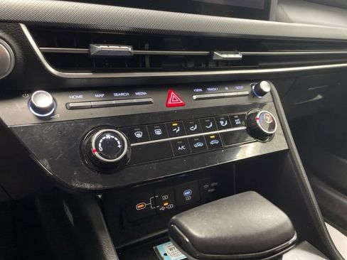 Used 2025 Hyundai Sonata SE FWD image 29