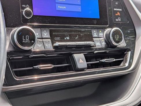 Used 2023 Toyota Highlander LE image 9