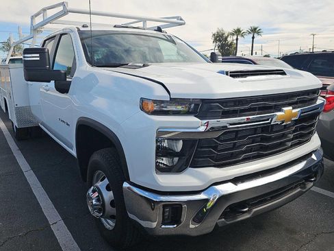 Used 2025 Chevrolet Silverado 3500 LT w/ Convenience Package image 1