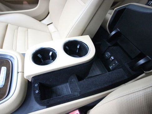 Used 2018 Porsche Panamera 4S image 26