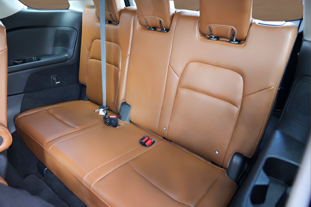 Used 2022 Nissan Pathfinder Platinum w/ Lighting Package (N93) FWD image 25