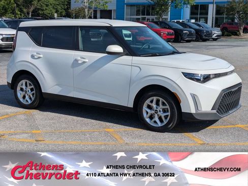 Used 2024 Kia Soul LX w/ Option Group 015 FWD image 1