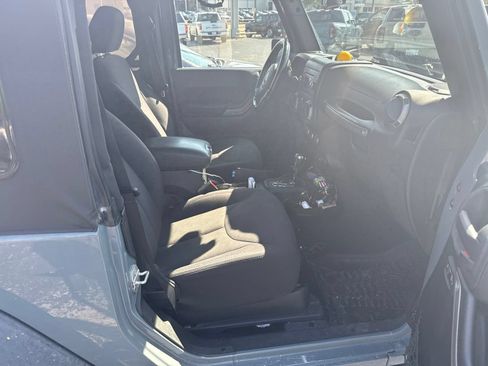 Used 2015 Jeep Wrangler Sport AWD/4WD image 7