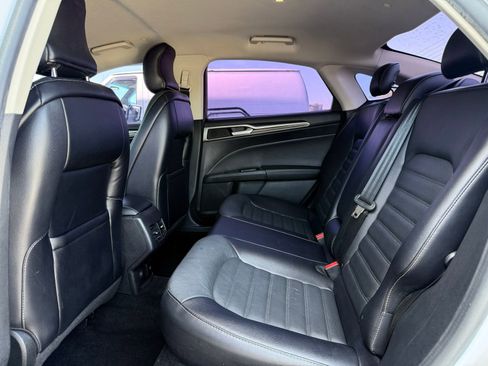 Used 2018 Ford Fusion SE w/ Equipment Group 602A FWD image 20