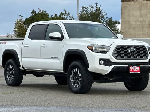 Certified 2023 Toyota Tacoma TRD Off-Road image 5