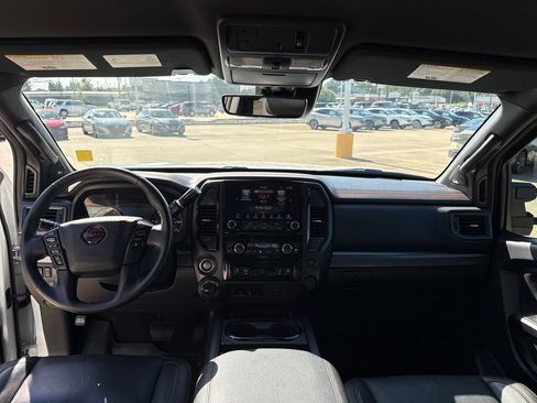 Used 2023 Nissan Titan PRO-4X w/ Pro-4x Convenience Package AWD/4WD image 27