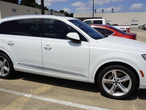 Used 2019 Audi Q7 3.0T Prestige w/ Prestige Package AWD/4WD image 4