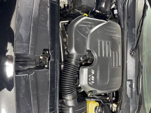 Used 2016 Dodge Challenger SXT image 24