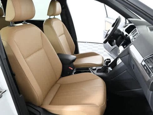 Used 2024 Volkswagen Tiguan SE R-Line image 13