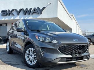 Used 2020 Ford Escape SE video 1
