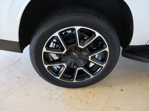 Certified 2025 Chevrolet Suburban RST w/ Comfort Package image 43