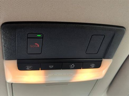 Used 2023 Nissan Pathfinder SL AWD/4WD image 25