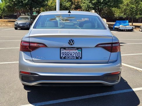 Used 2022 Volkswagen Jetta SE FWD image 7
