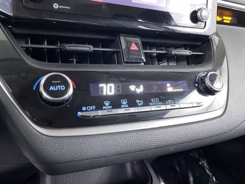Used 2022 Toyota Corolla LE image 16