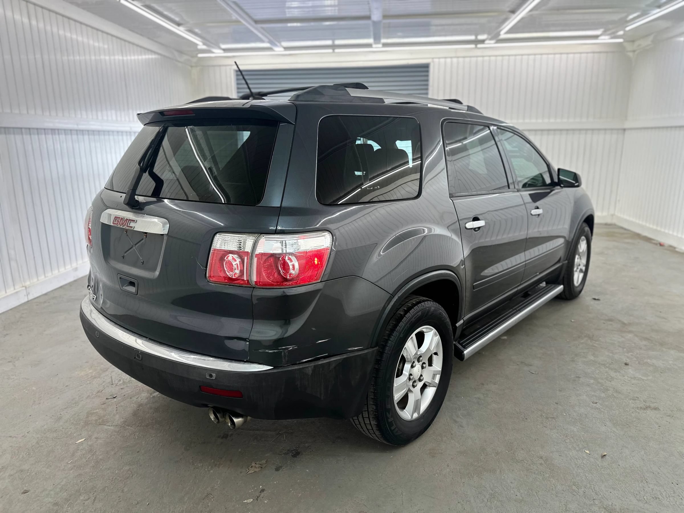 Used 2012 GMC Acadia SLE w/ LPO, 'HIT The Road' Package FWD image 5