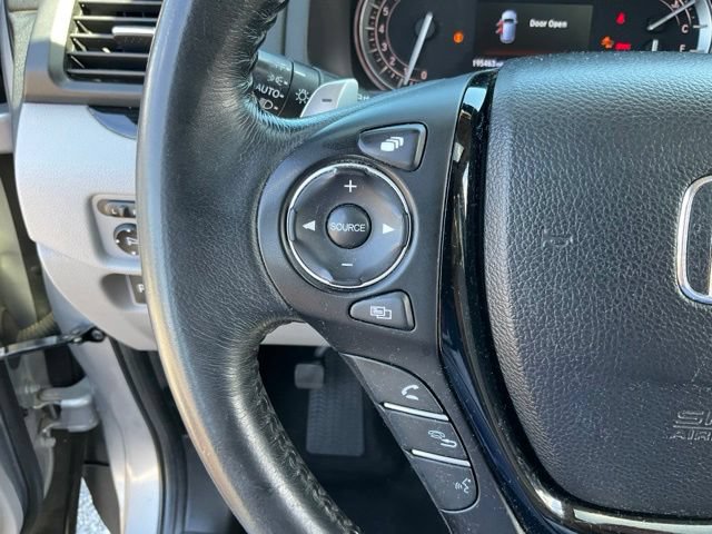 Used 2016 Honda Pilot Touring image 12
