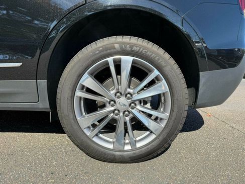 Used 2025 Cadillac XT5 Premium Luxury image 12