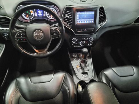 Used 2020 Jeep Cherokee Latitude Plus w/ Cold Weather Group image 22