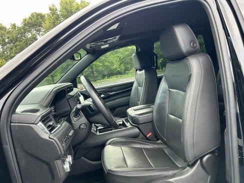 Used 2022 GMC Yukon Denali AWD/4WD image 42