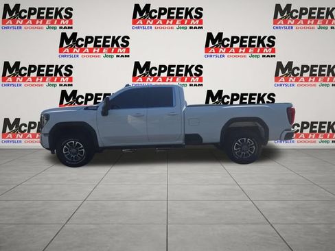 Used 2024 GMC Sierra 2500 SLE RWD image 2