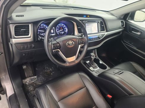 Used 2015 Toyota Highlander XLE FWD image 26