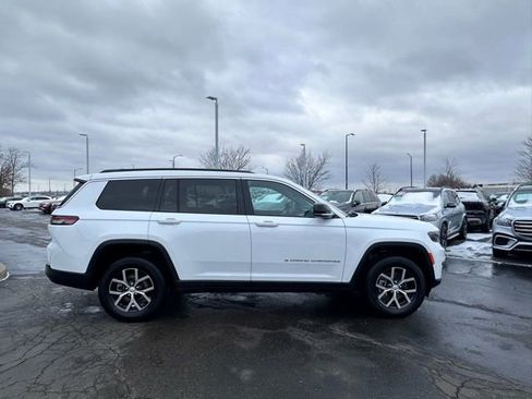 Used 2024 Jeep Grand Cherokee L Limited image 12